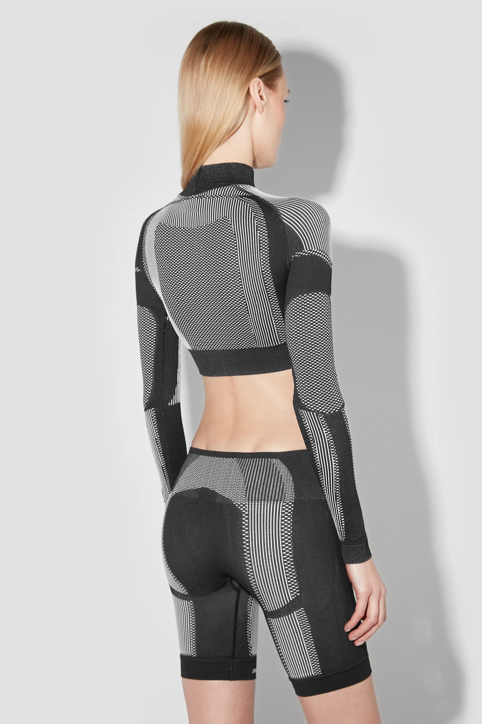 Sport Cropped Longsleeve - Image 4