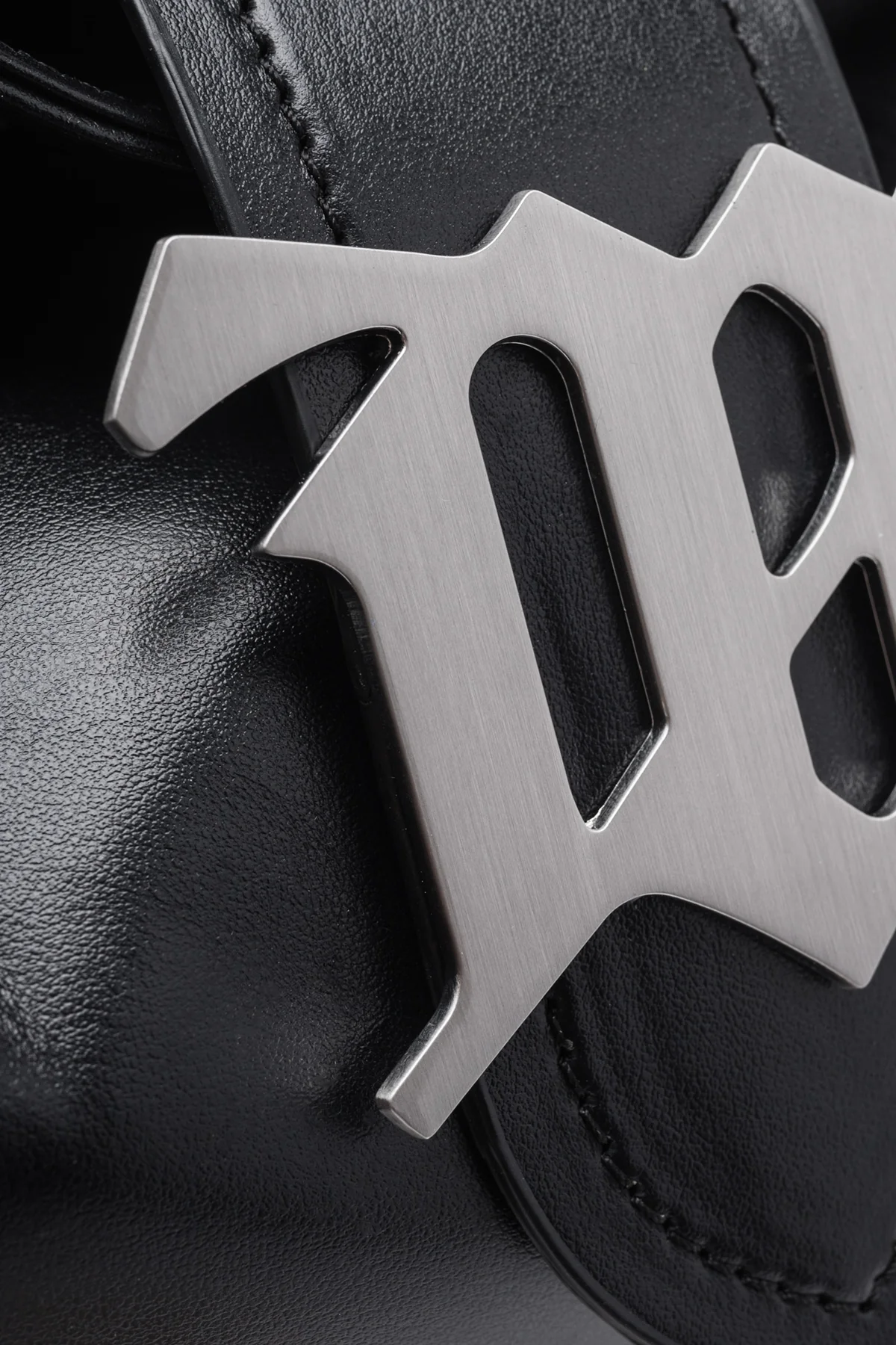 Hobo Small Studs Bag - Image 3